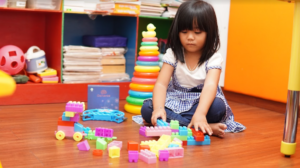 melatih=fokus-anak-speech-delay