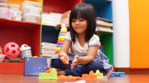 Tidak Hanya Vitamin Otak Tapi Juga Stimulasi otak anak dengan mengajak bermain