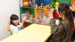 manfaat-bercerita-untuk-anak-usia-dini-bantu-lancar-bicara